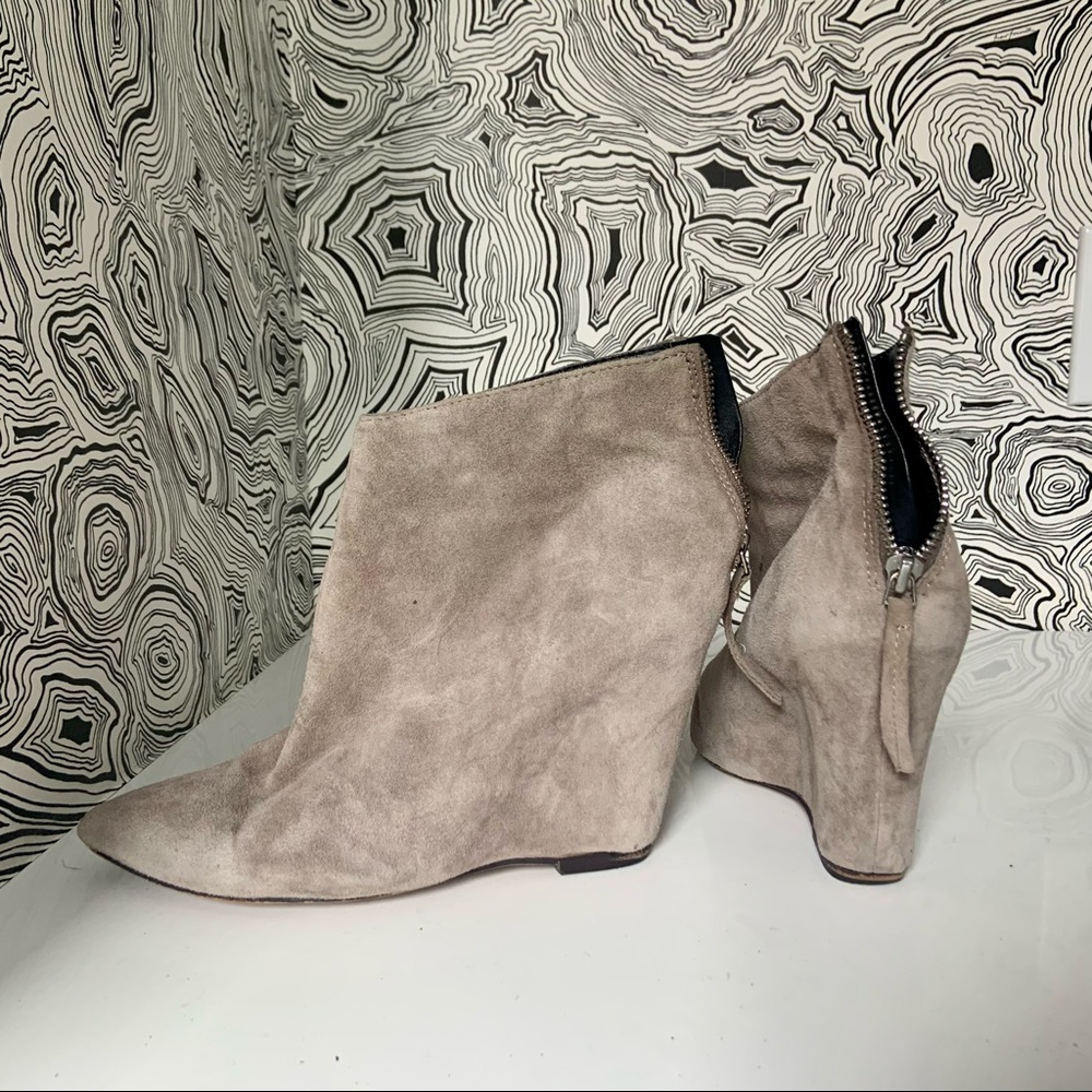 Dolce Vita gray wedge ankle boot bootie size 8.5